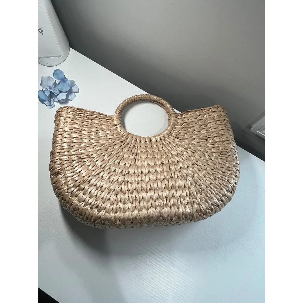 LC Lauren Conrad Woven Straw Crescent Tote Crossbody Bag Tan vacation beach